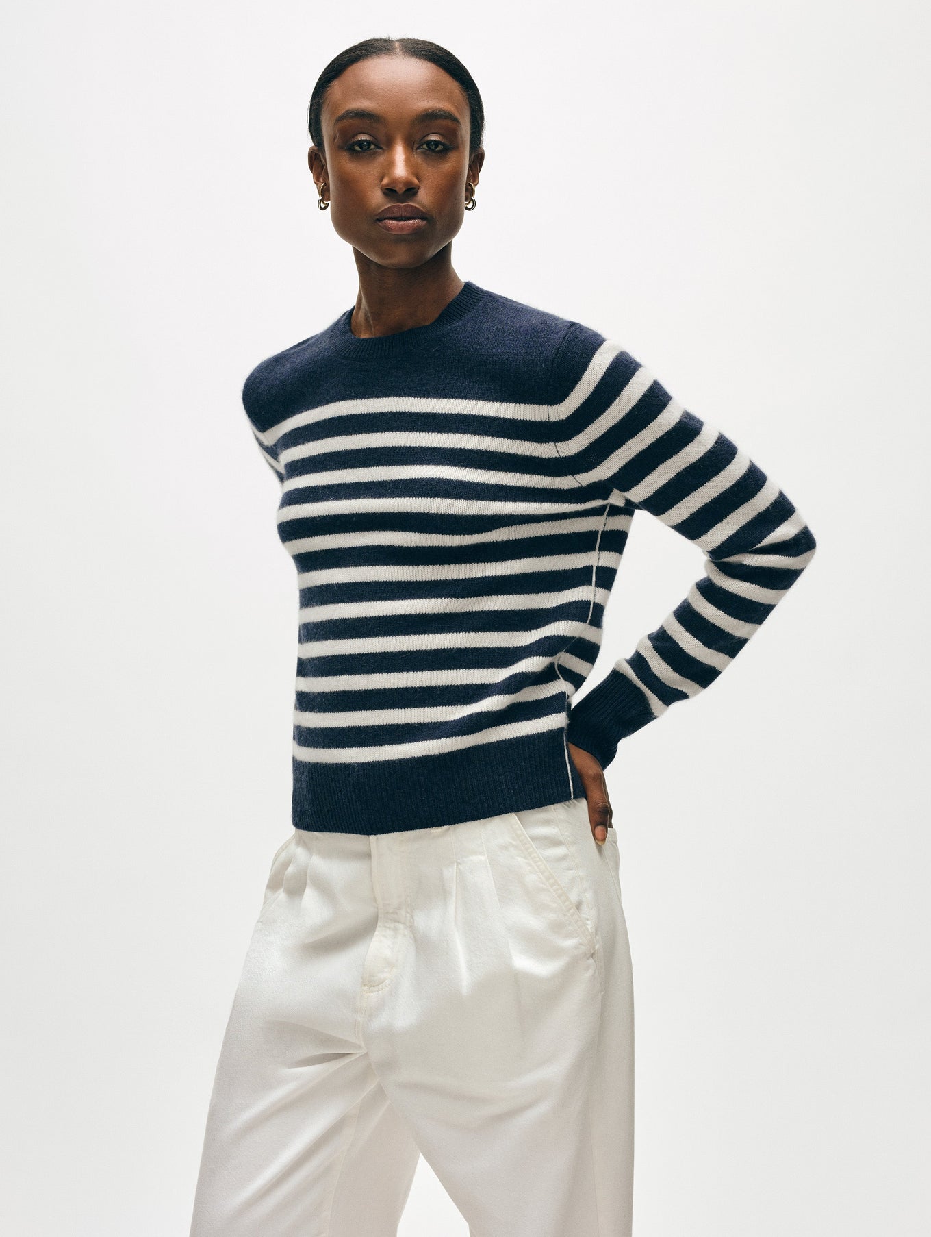 White + Warren Cashmere Striped Crewneck in Deep Navy/Soft White