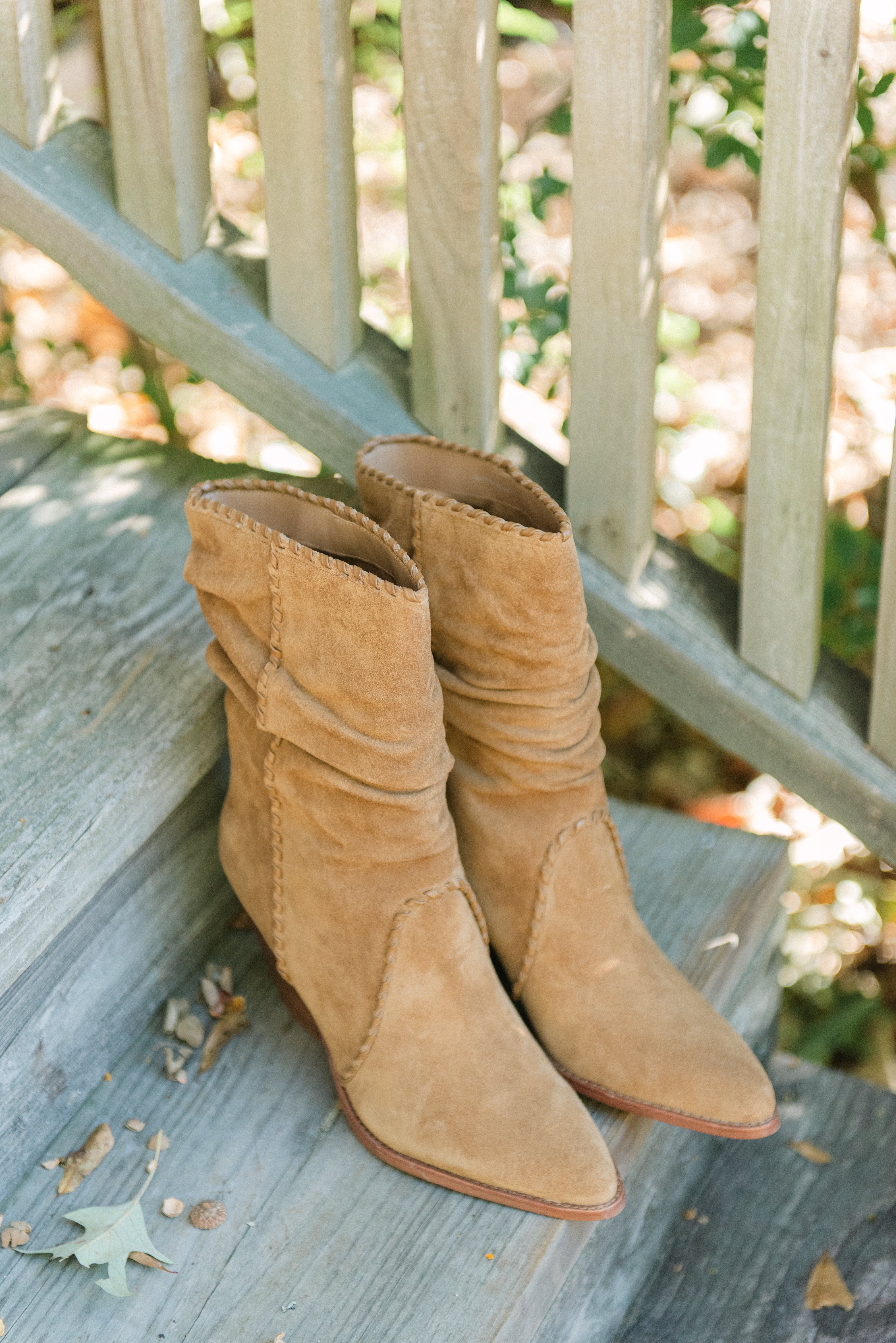 Dolce Vita Julith Boots in Light Brown Suede display picture 2