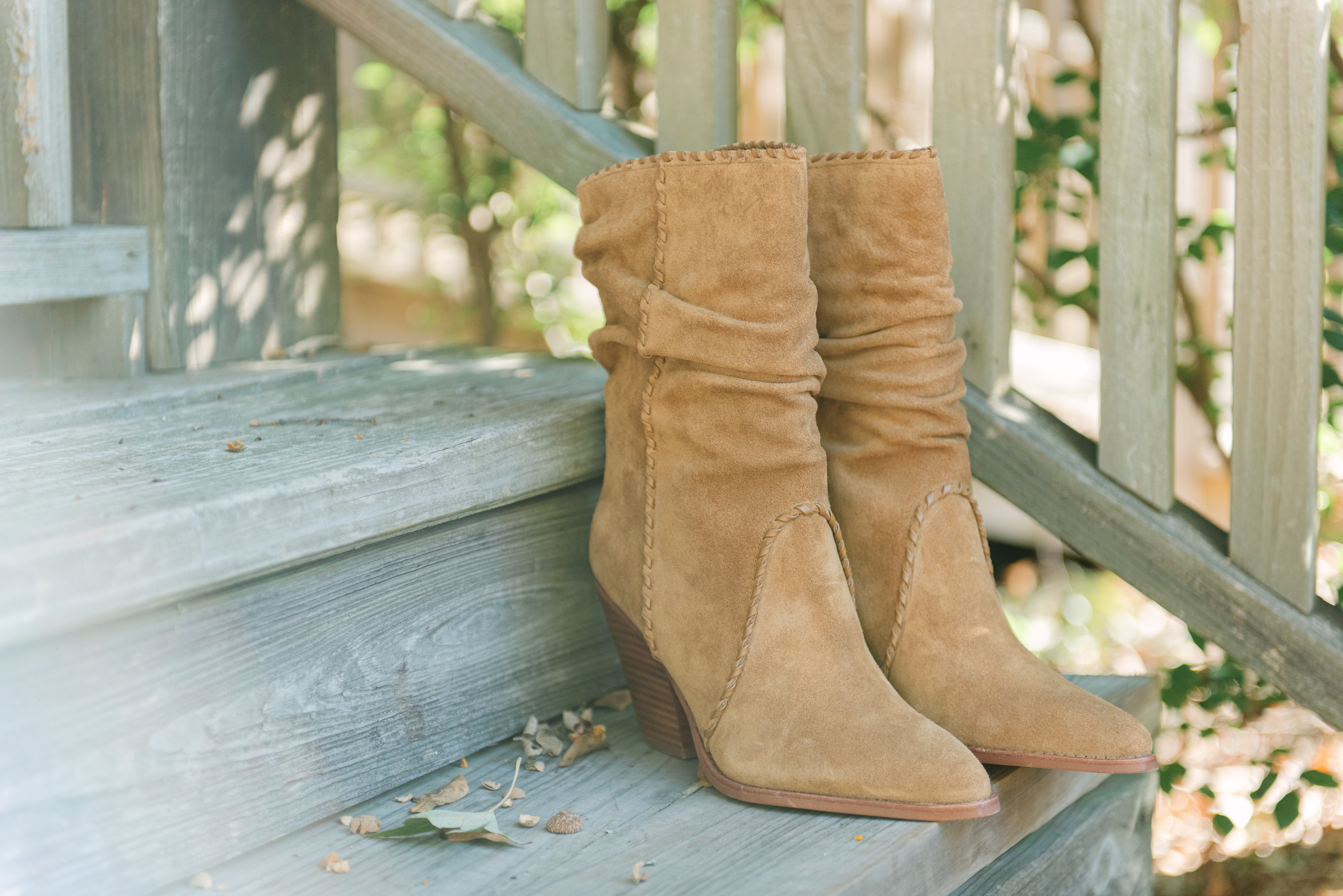 Dolce Vita Julith Boots in Light Brown Suede