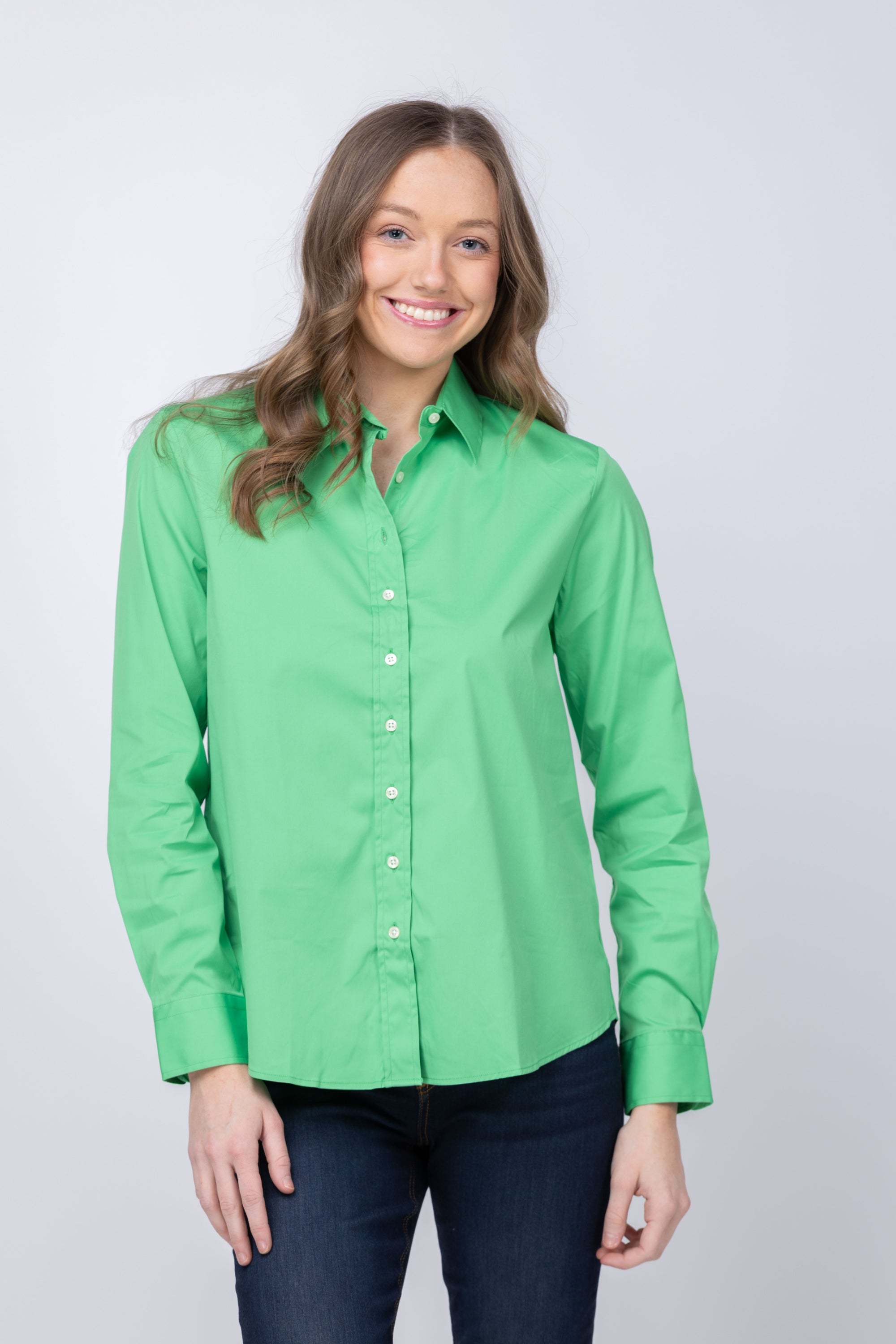 The Shirt By Rochelle Behrens The Boyfriend Shirt In Kelly Green