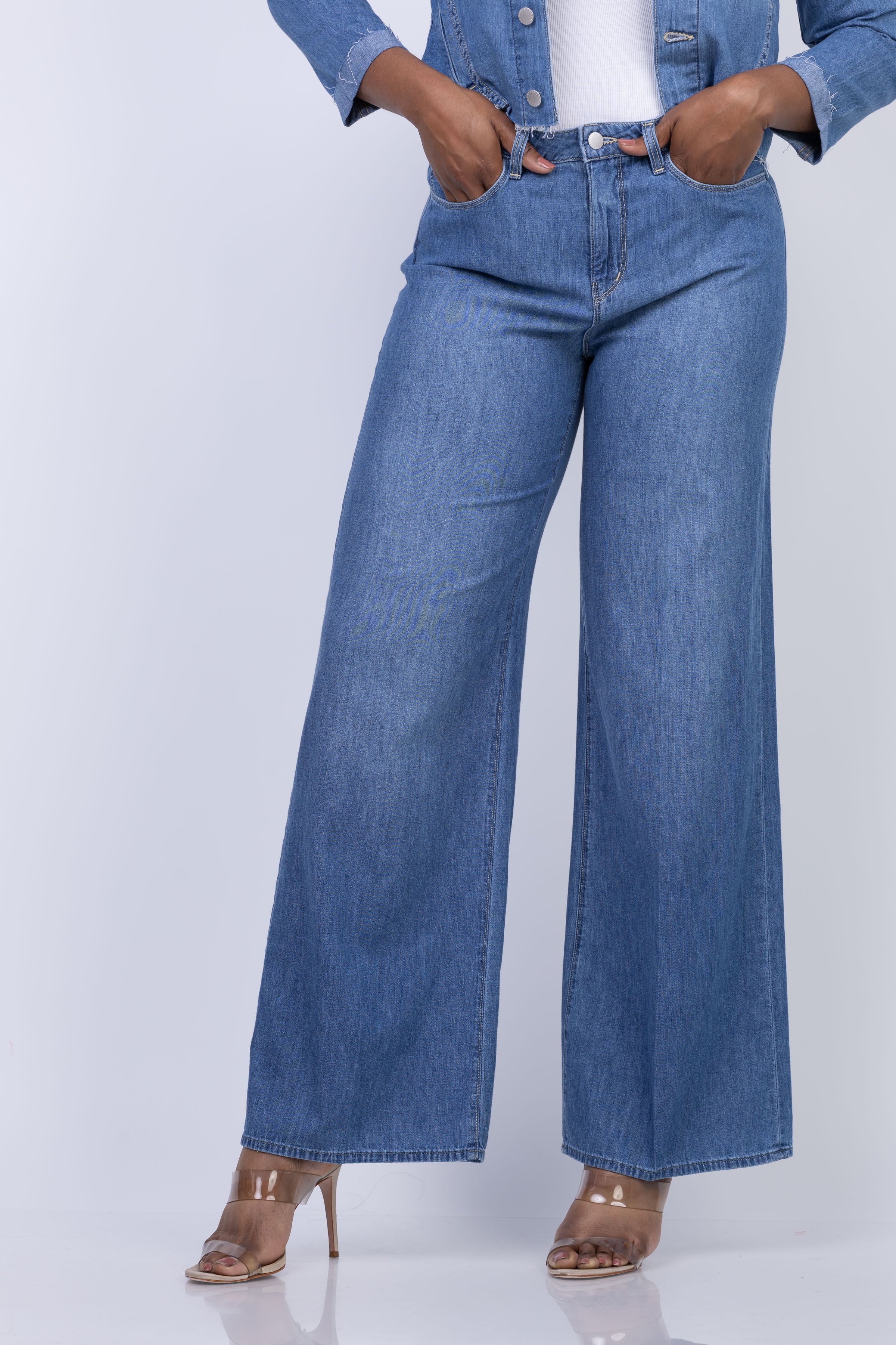 L'Agence Alicent Sneaker Wide Leg Jeans in Stokes