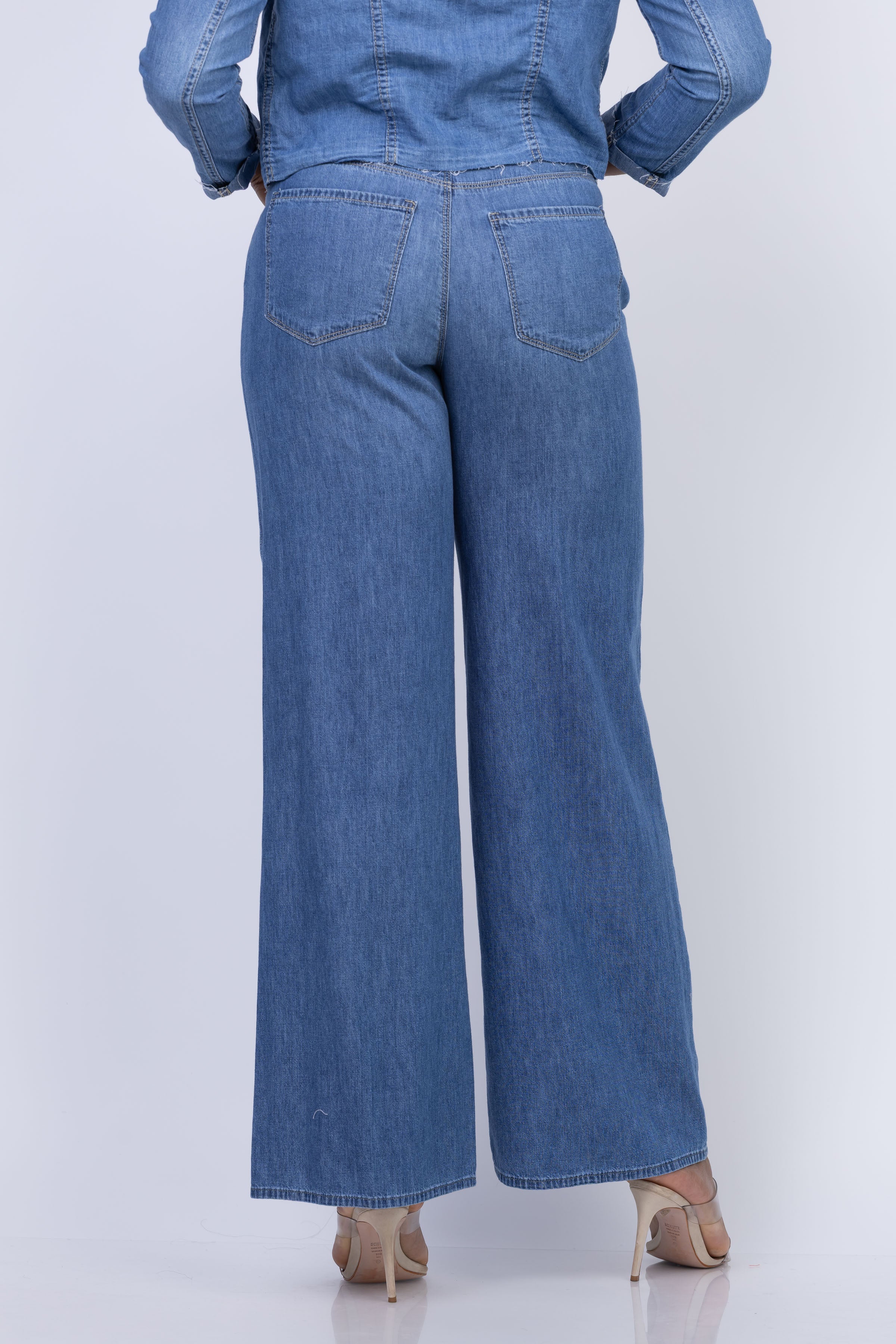 L'Agence Alicent Sneaker Wide Leg Jeans in Stokes