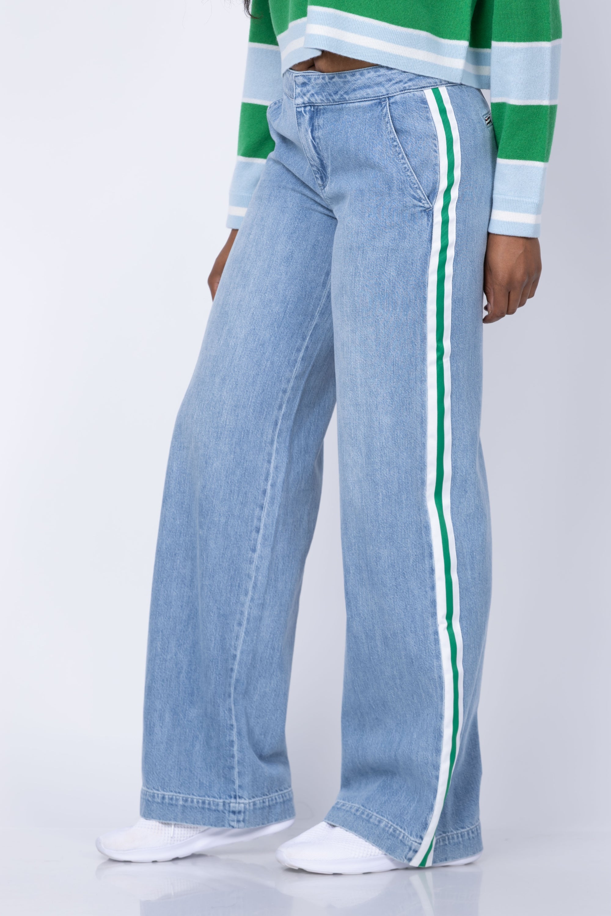 Alice + Olivia Xander Straight Leg Jean with Racing Stripe in Edie