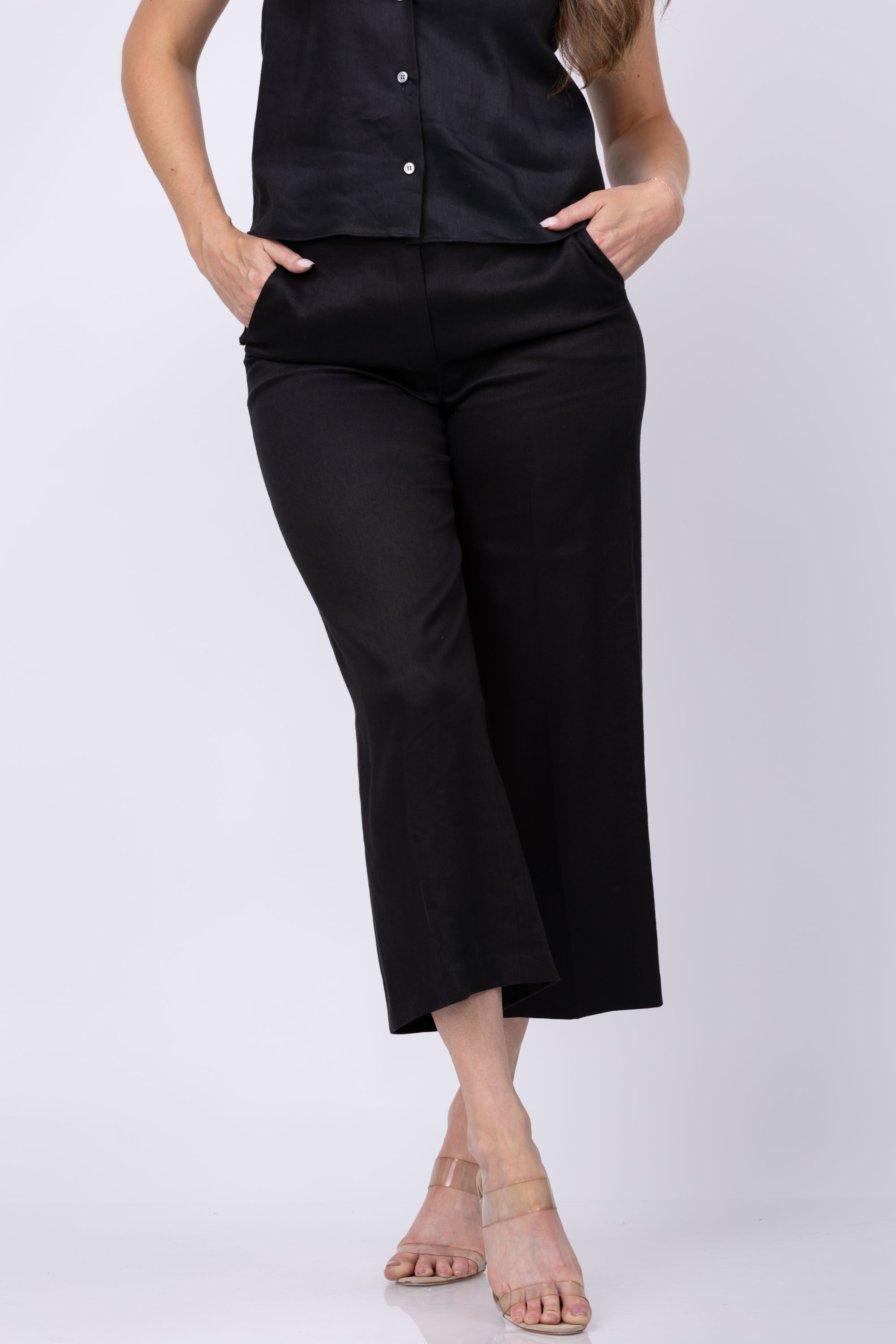 Theory Straight Pull-On Pant in Linen-Viscose Pants in Black