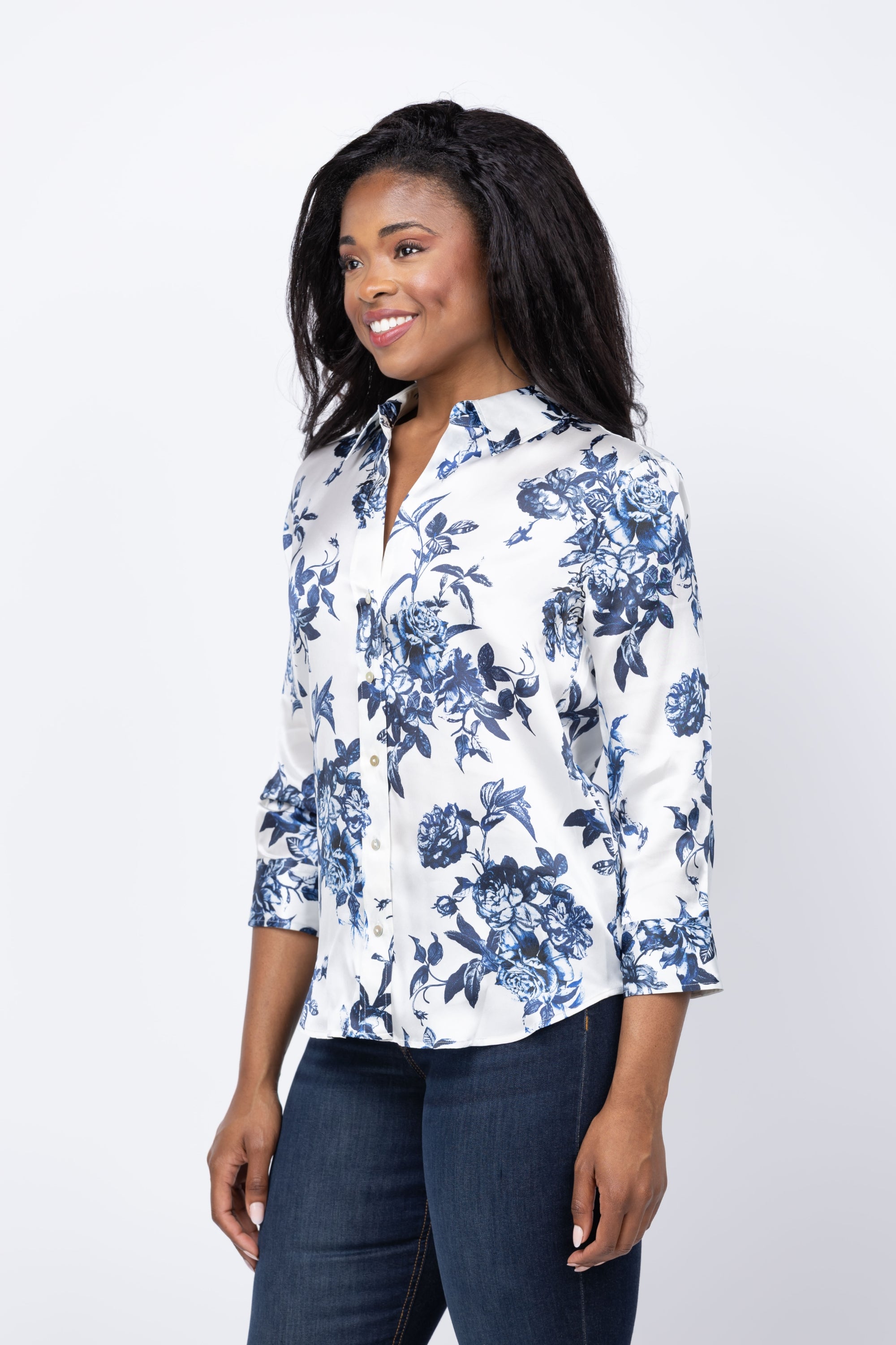 Bluelea  ブルレア　Jacquard blouse White L'Agence Dani 3/4 Sleeve Blouse in White/Blue Painterly Floral