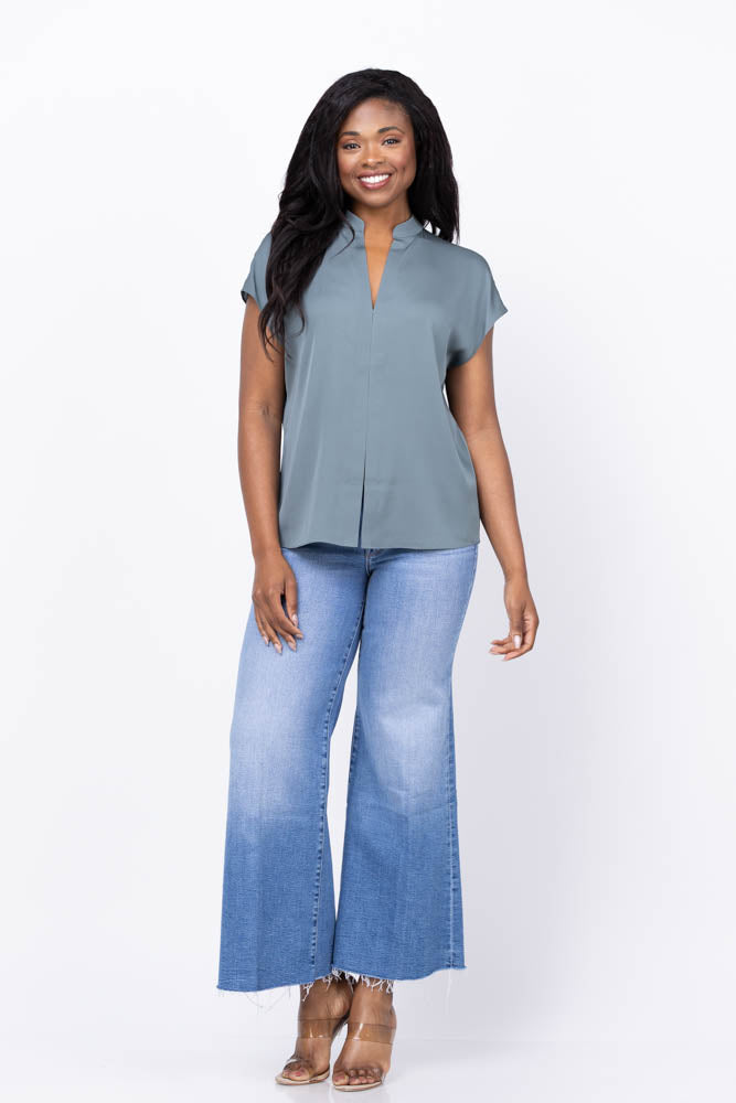 Mother Denim Lil Roller Fray Jeans in Fan Favorite