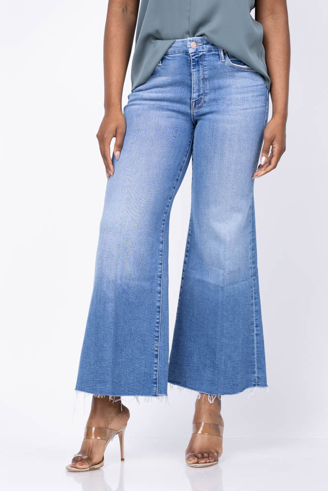 Mother Denim Lil Roller Fray Jeans in Fan Favorite